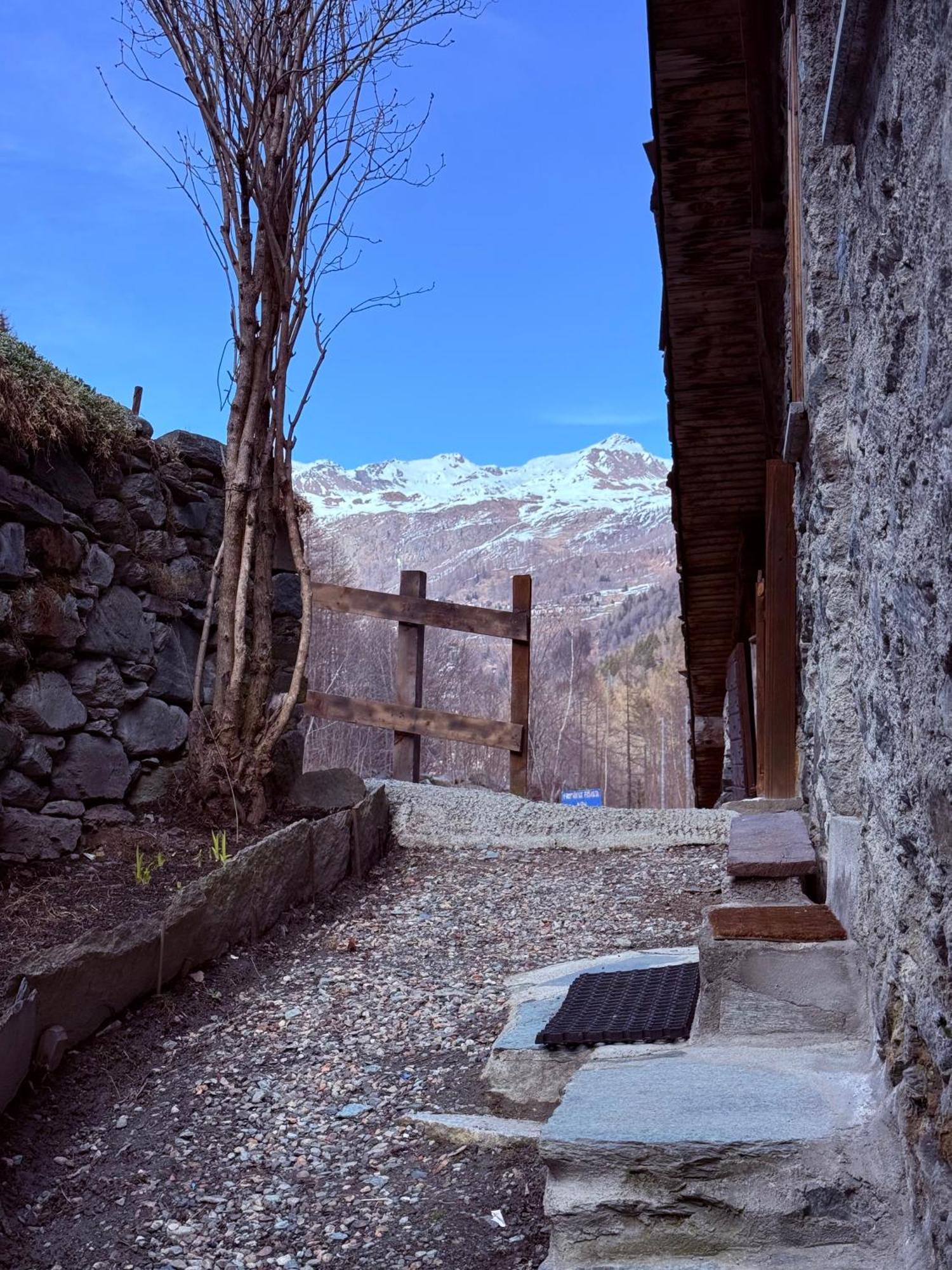Casa Vacanze Nora Chamois Luaran gambar