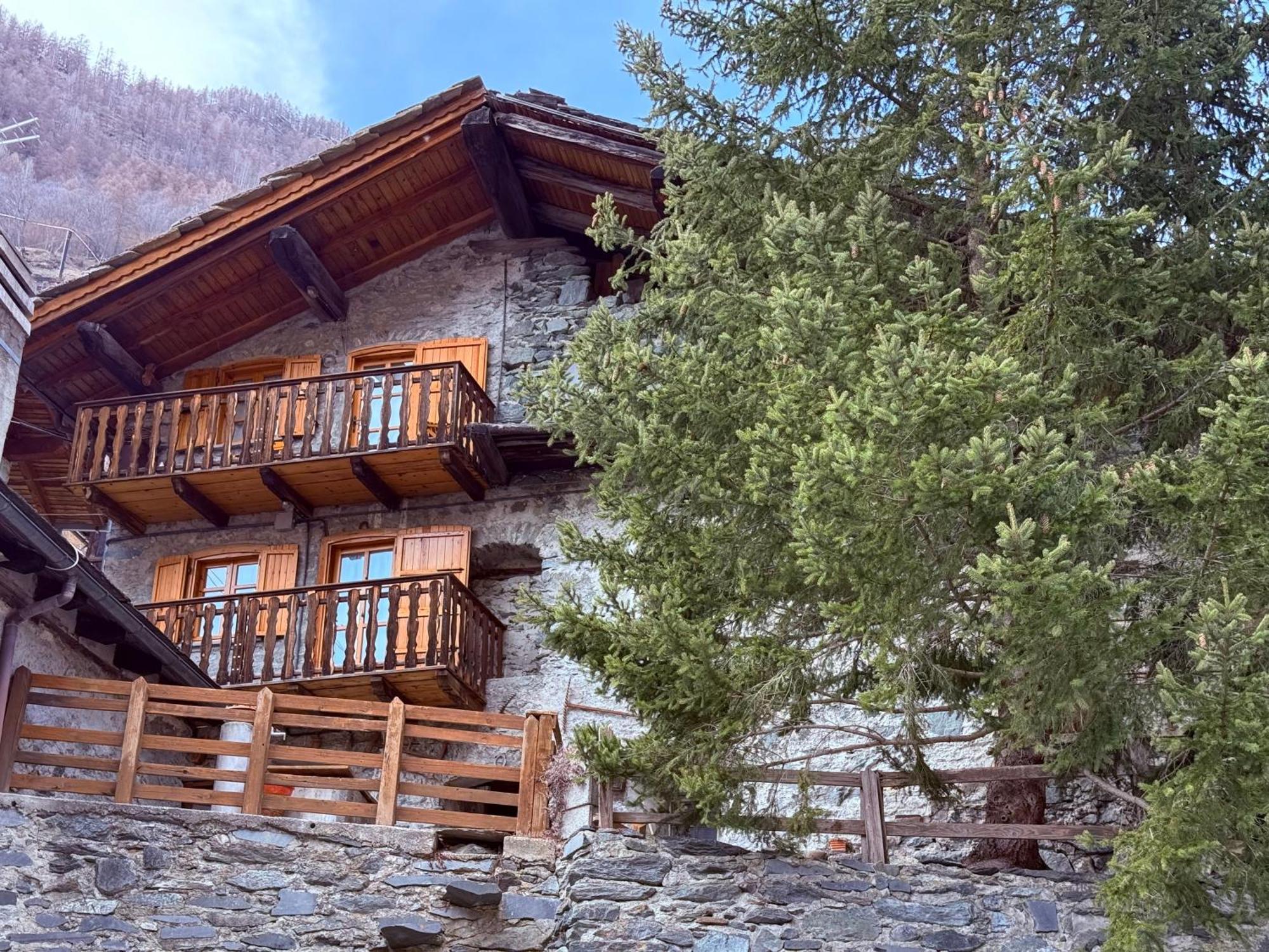 Casa Vacanze Nora Chamois Luaran gambar